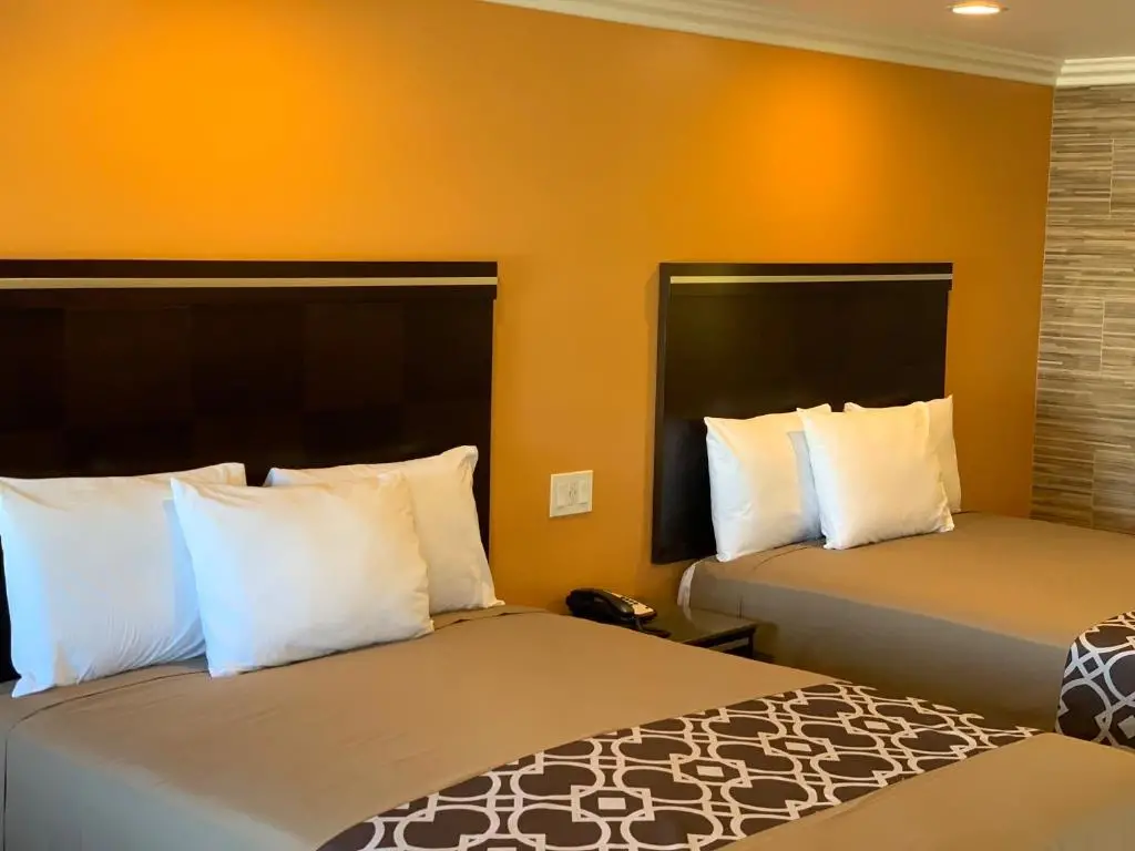 Ontario Inn & Suites Main image