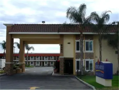 Ontario Inn & Suites 5